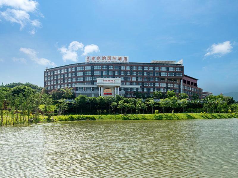 Vienna International Hotel Luogang Wanda Plaza Guangzhou Exterior photo